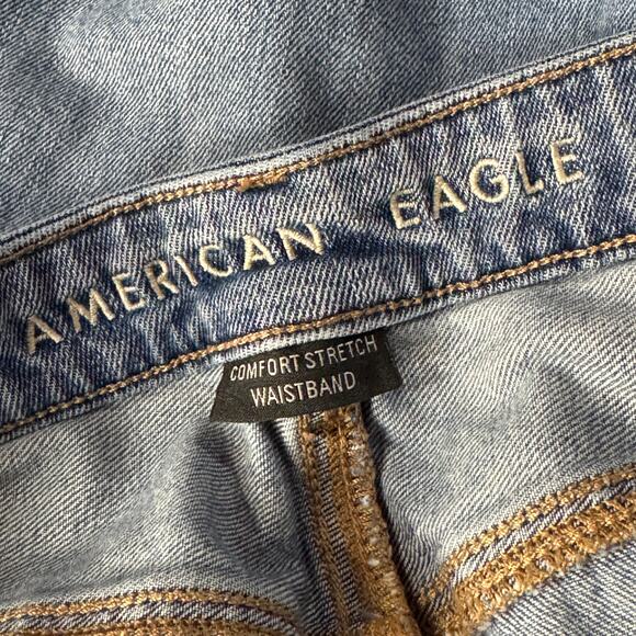 American Eagle SZ 12 Mom Jeans Distressed Rips Hi-Rise Zip-Fly Medium Wash Blue - Picture 9 of 12